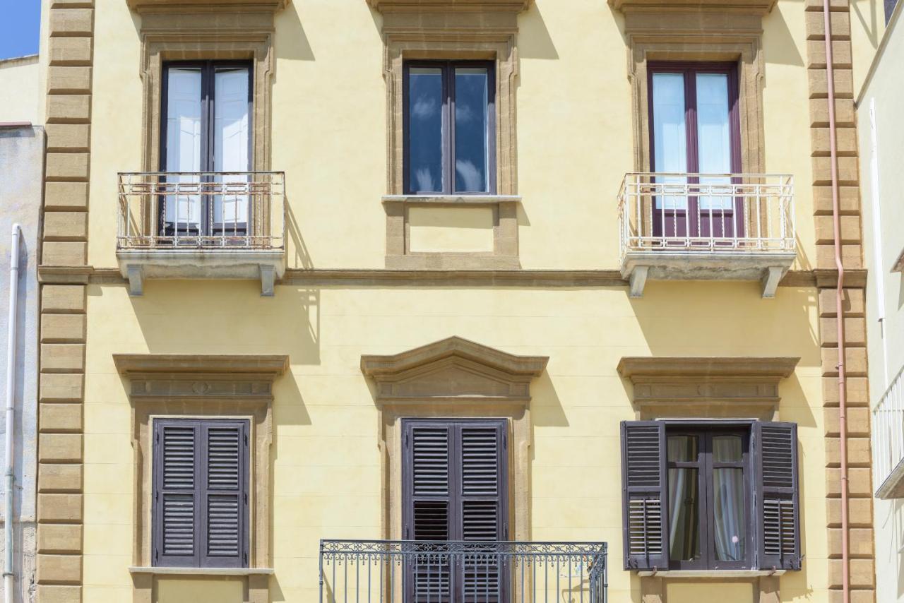 Al 22 Appartamenti Trapani Exterior foto